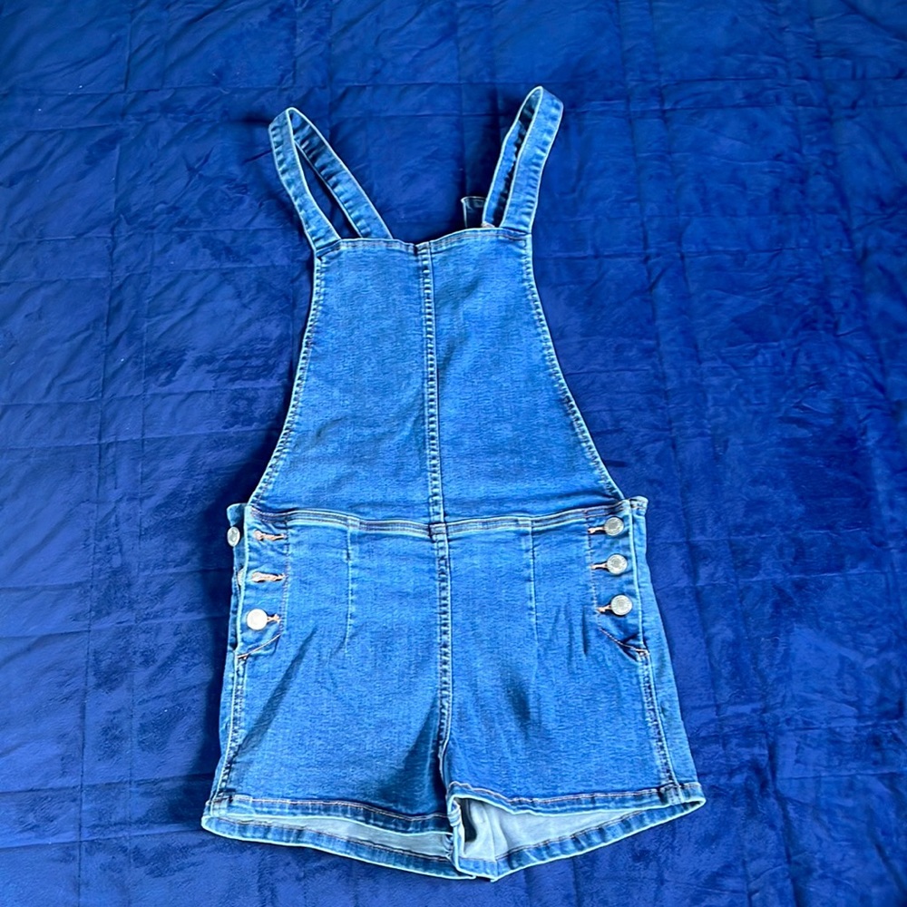 Free people overall shorts, size 27
